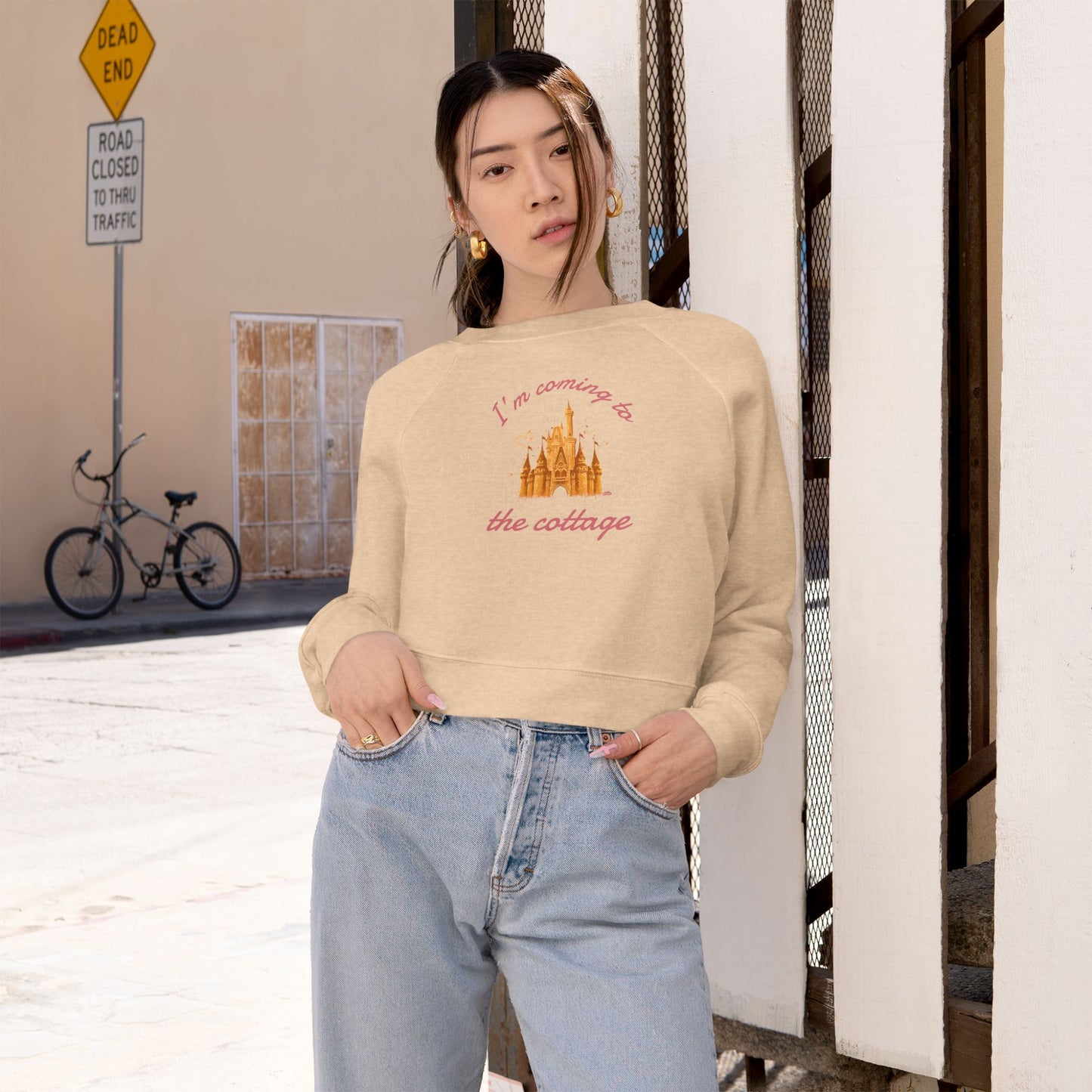 I'm Coming to the Cottage - Women's Cropped Fleece Pullover